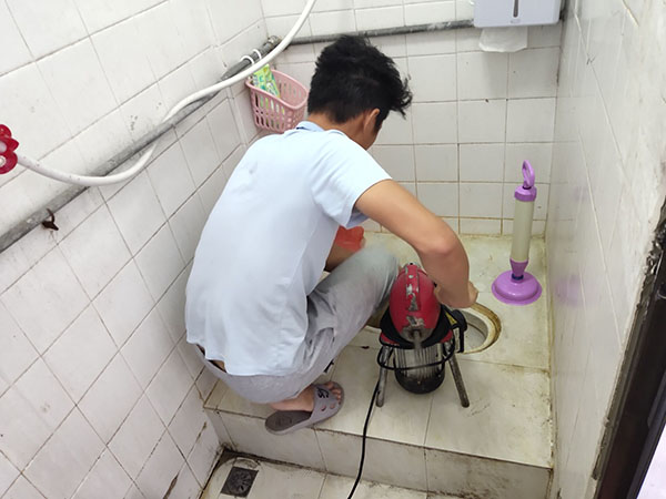 乐平管道堵塞冒臭气 专业师傅现场解决问题